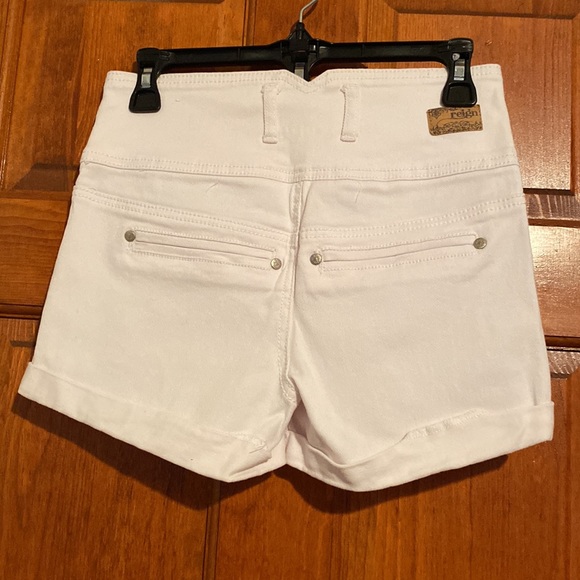 Reign White Jean Shorts - Picture 2 of 4